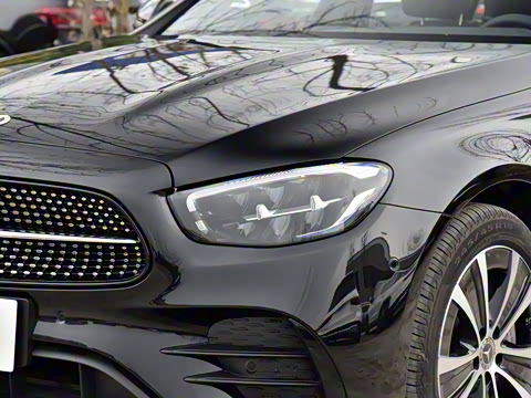 2022�� �Ŀ� E 350 e L ���ʽ��϶����˶��γ�