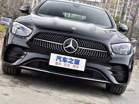 2022�� �Ŀ� E 350 e L ���ʽ��϶����˶��γ�