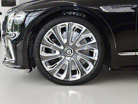 2026�� 4.0T V8 Mulliner