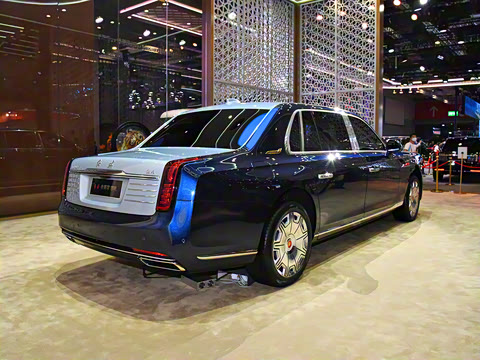 2025�� 4.0T V8 ��ͤ���϶��ư�