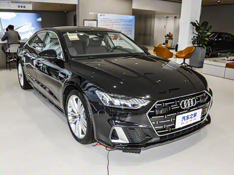 2025�� 45 TFSI quattro ������