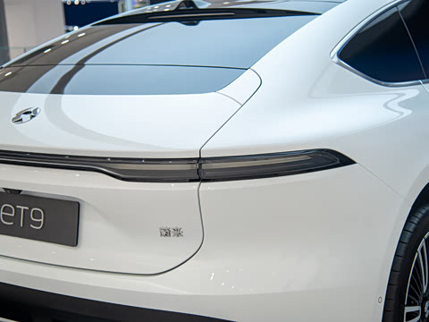 2025�� 102kWh ǩ����