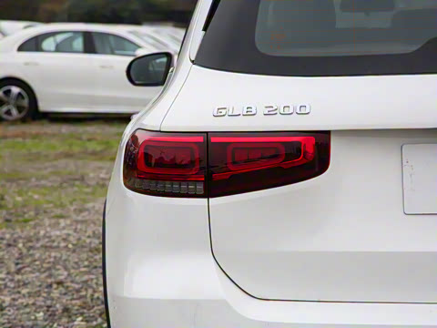 2022�� �Ŀ� GLB 200 ʱ����