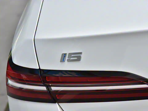 2025 xDrive 50L M˶װ