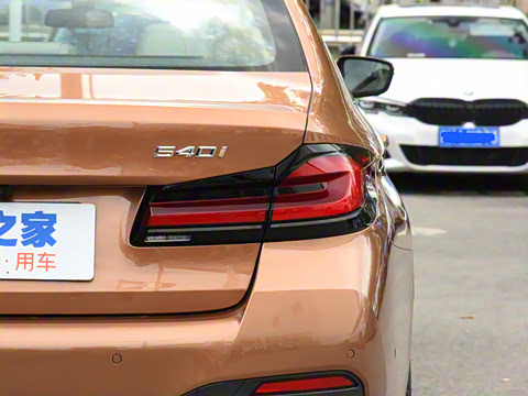 2022�� �Ŀ� 540i ���а� M�˶���װ