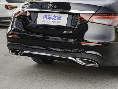 2023�� �Ŀ� E 300 L �˶�������