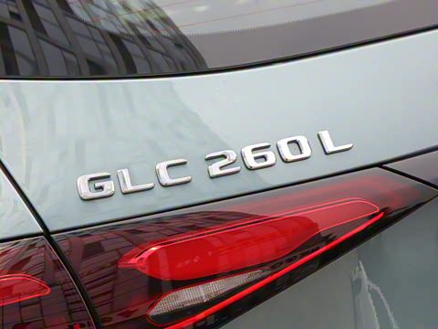 2025�� �Ŀ� GLC 260 L 4MATIC ������
