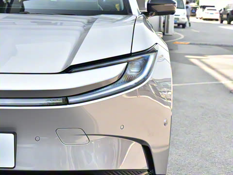 2025�� 550 PRO���а�