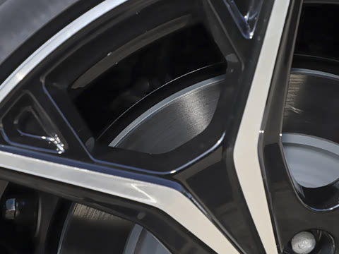 2025�� ���� 650ProѲ����