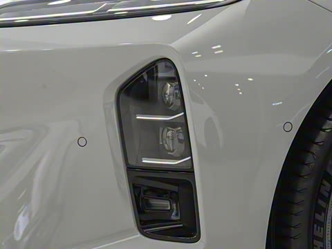 2025�� 75kWh Touring