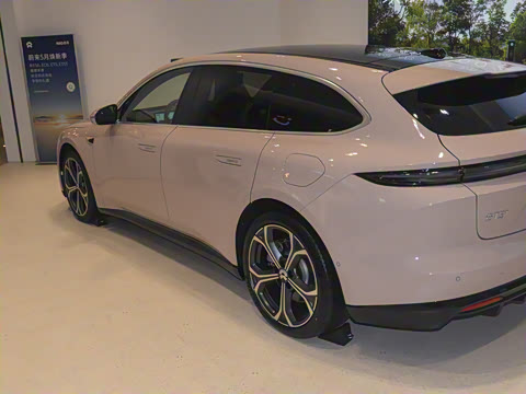 2025�� 75kWh Touring