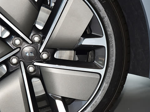 2025�� Pro ���ܻ��°�