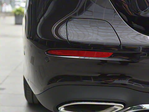 2022�� E 350 e L ���ʽ��϶����˶��γ�