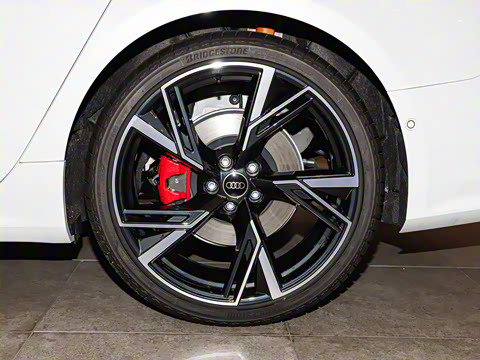 2025�� 55 TFSI quattro ������