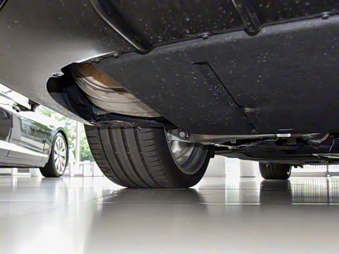 2026�� 4.0T V8 Mulliner