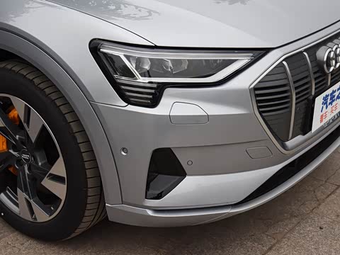 2019�� 55 quattro ������