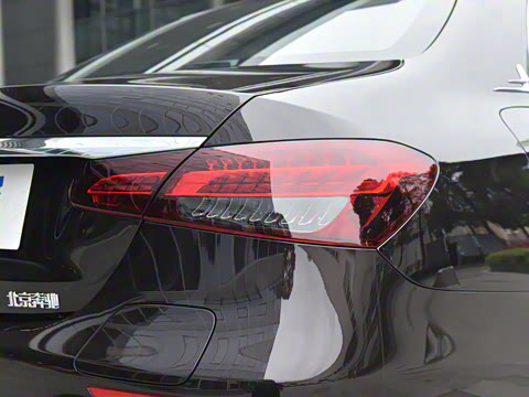 2022�� E 350 e L ���ʽ��϶����˶��γ�