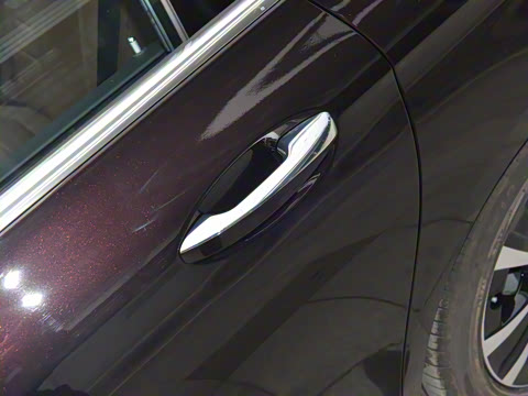 2022�� E 350 e L ���ʽ��϶����˶��γ�