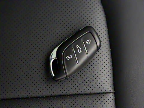 2020�� 300TGI �Զ�ˬ����Ļ��