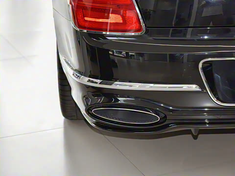 2026�� 4.0T V8 Mulliner