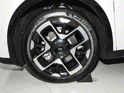 2025�� 702 �������� Max