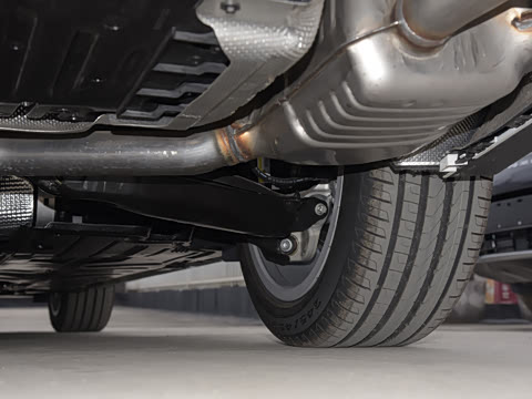 2022�� �Ŀ� E 300 L �˶�ʱ����