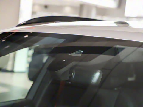 2020�� Macan 2.0T