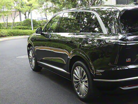 2025�� Ultra ������