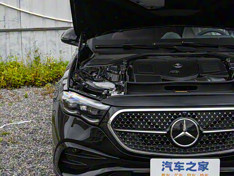 2025�� �Ŀ� E 300 L ����˶���