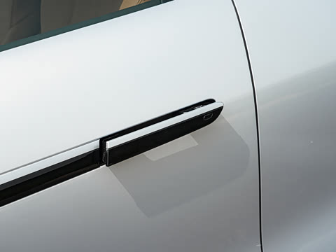 2025�� EV 701KM�����״�������