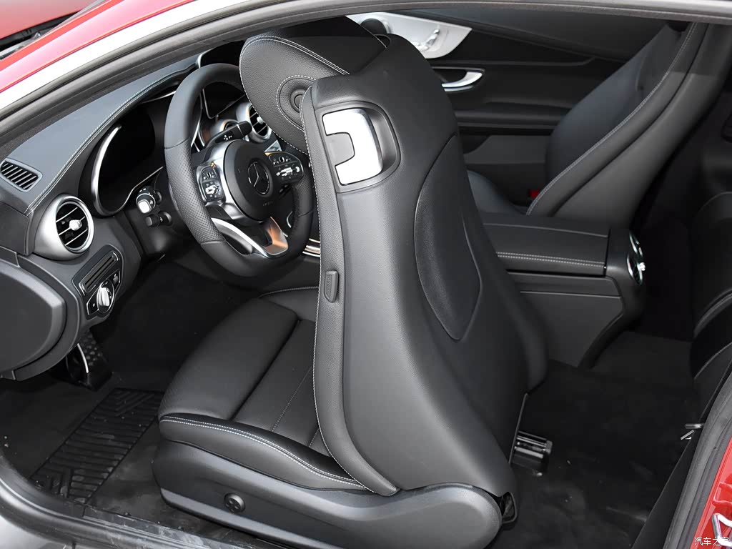 汽车之家>汽车图片>奔驰>奔驰c级(进口)>2019款c2604matic轿跑车>
