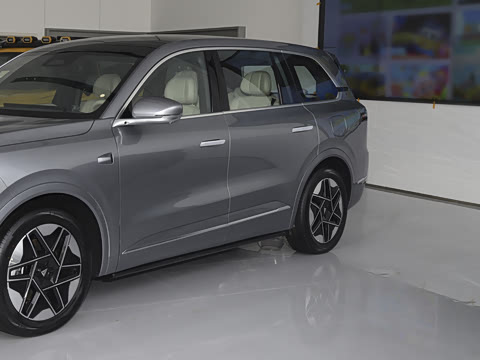 2025�� ����Ultra