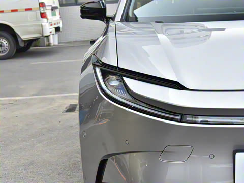 2025�� 550 PRO���а�