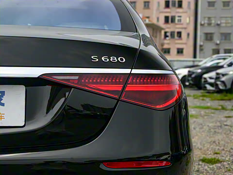 2025�� �Ŀ� S 680 4MATIC