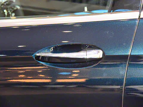 2023�� E 350 e L ���ʽ��϶����˶��γ�