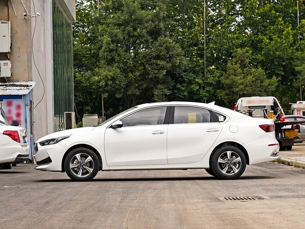 Kia K3 II, Седан: фото поколения