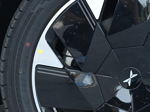 2025�� 600 �������� Max