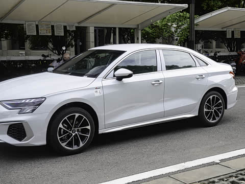 2023�� �Ŀ� A3L Limousine 35 TFSI ��ȡ�˶���