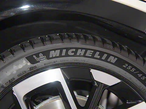 2025�� 702 �������� Ultra