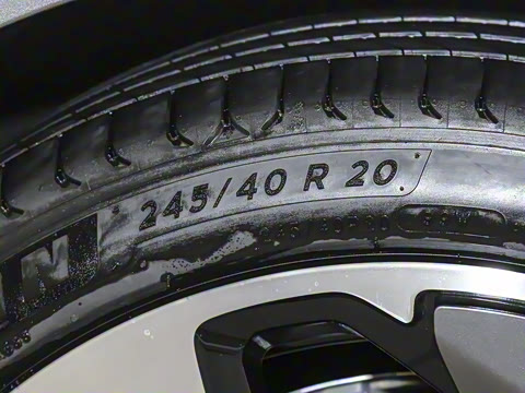 2025�� 75kWh Touring