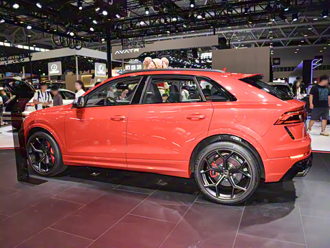 2025�� RS Q8 4.0T performance