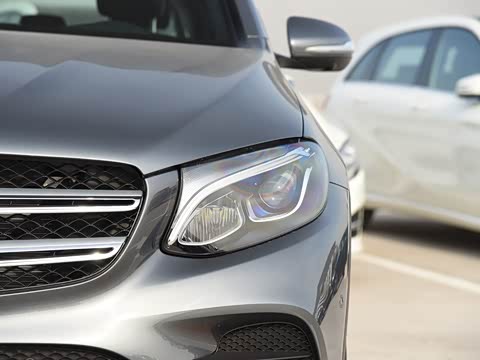 2019�� �Ŀ� GLC 260 L 4MATIC ������