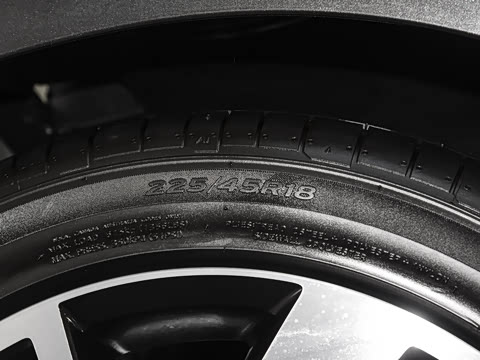 2025�� �Ŀ�� 300TSI DSG׿Խ��