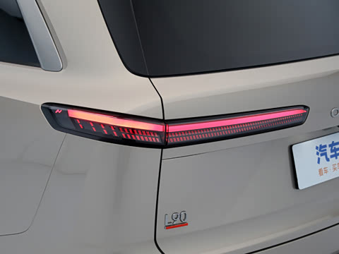 2025�� Ultra ������