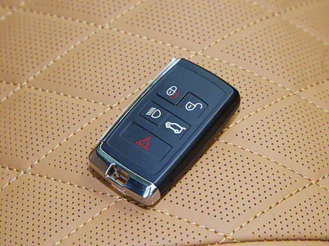 2022�� 5.0 SC V8 565PS SVAҫ����ذ�