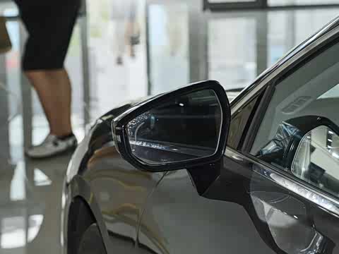 2025�� 130km EM-i ������