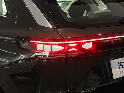 2025�� ̽��L 300TSI ������Ӣ