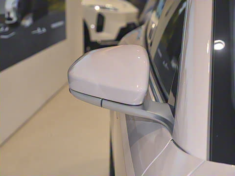 2025�� 75kWh Touring