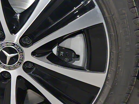 2022�� E 350 e L ���ʽ��϶����˶��γ�