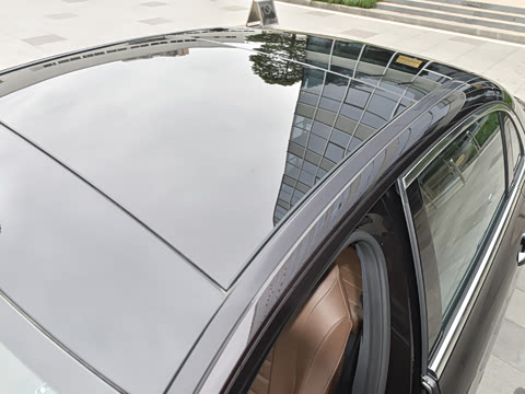 2022�� E 350 e L ���ʽ��϶����˶��γ�